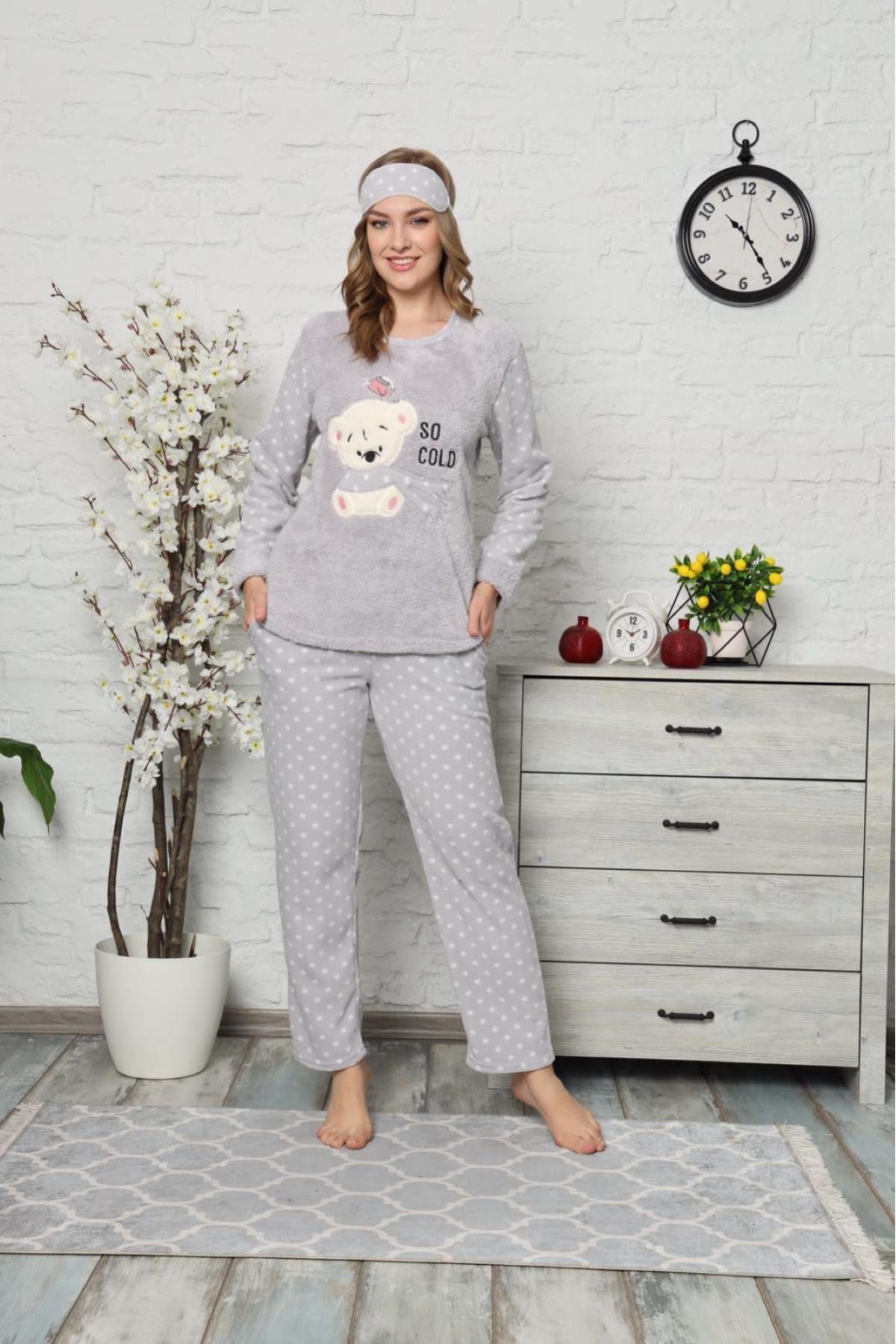 Kadın Gri Puantiyeli Ayıcık Desenli Polar Pijama Takımı 14D-9001