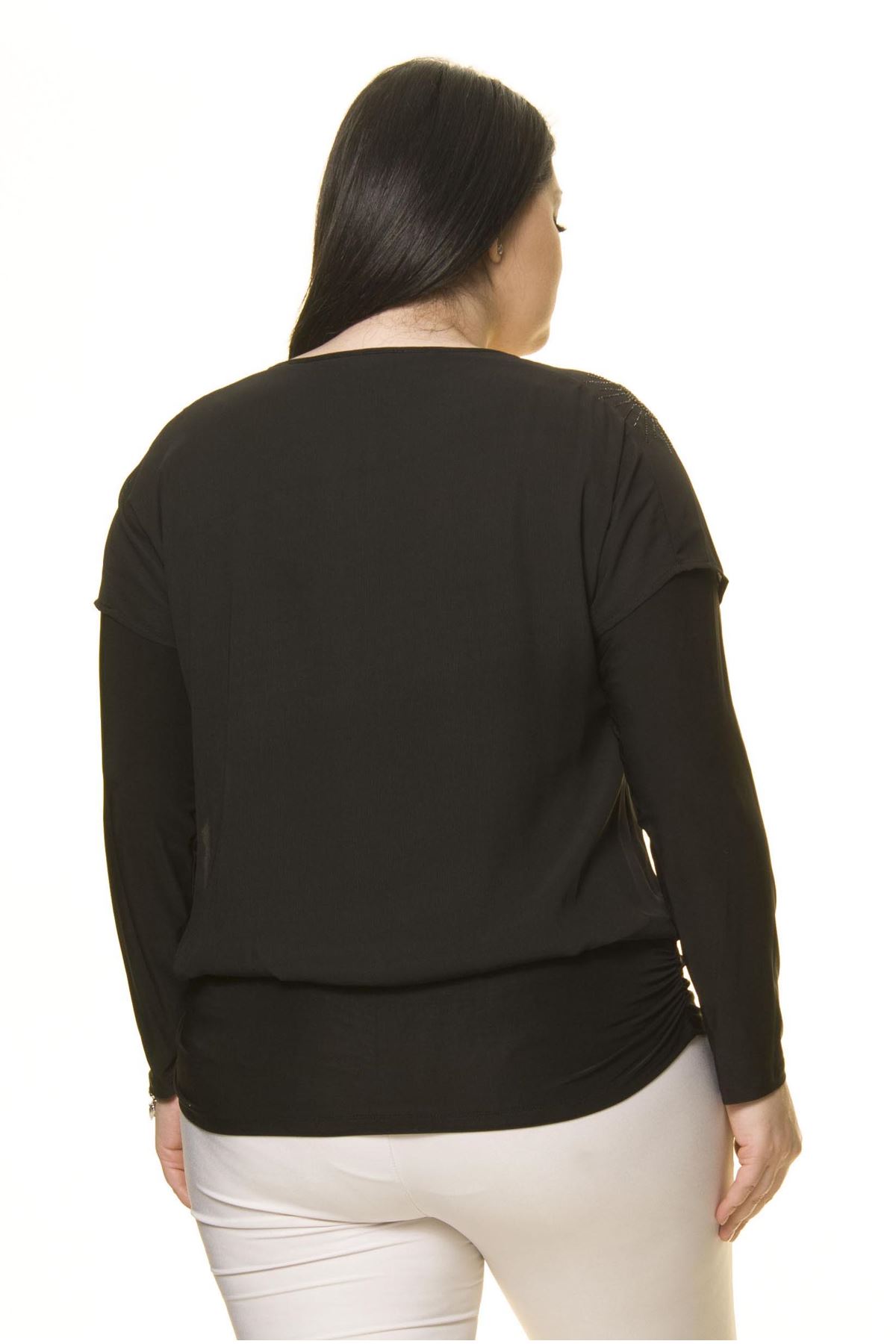 Kadın Büyük Beden Siyah Taş İşlemeli Bluz A7-3031