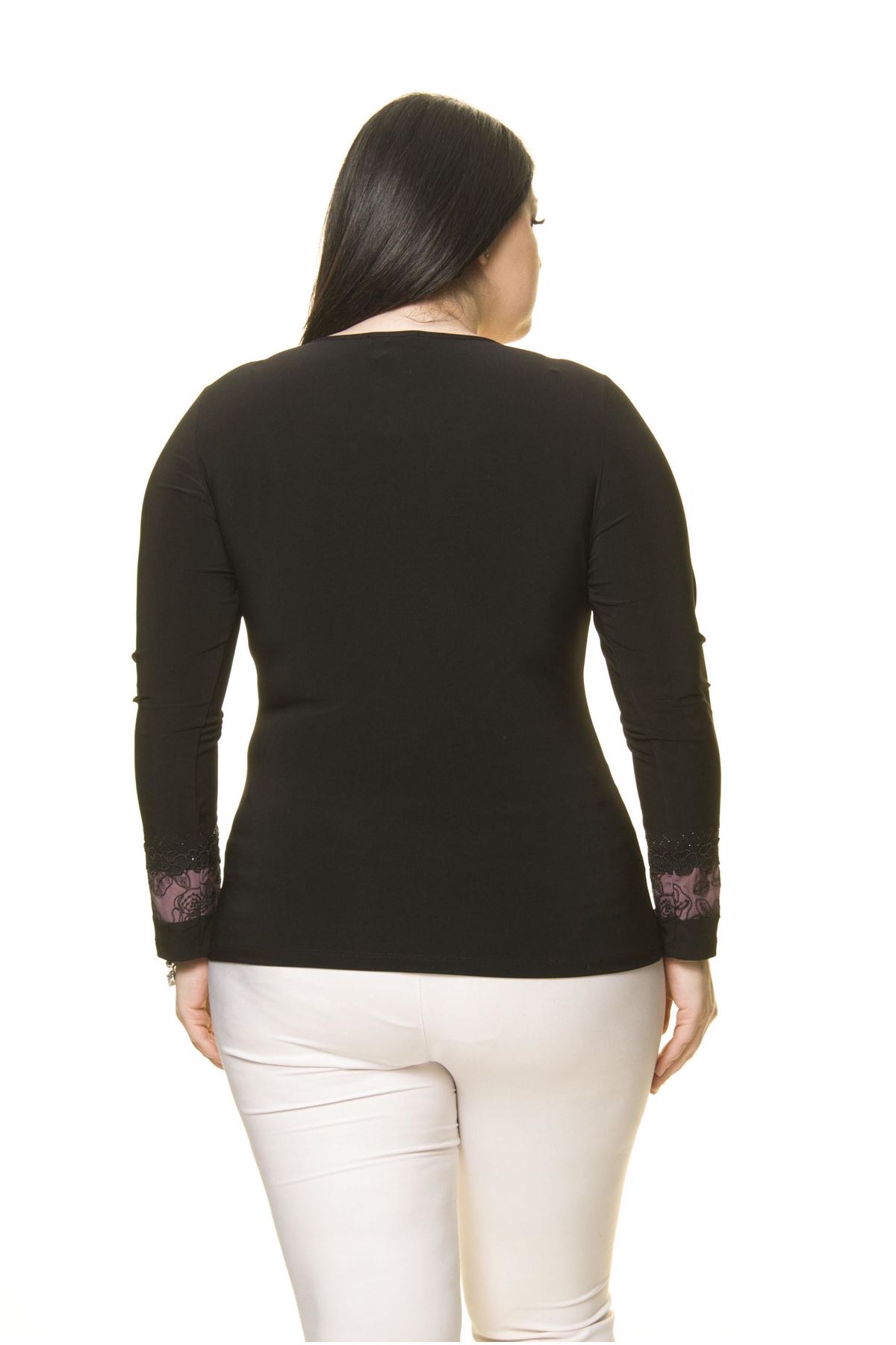 Kadın Büyük Beden Siyah Taş İşlemeli Bluz A7-3030