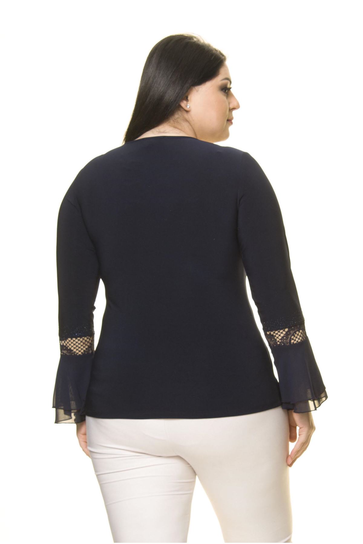 Kadın Büyük Beden Lacivert Taş İşlemeli İspanyol Kol Bluz A7-3030-1