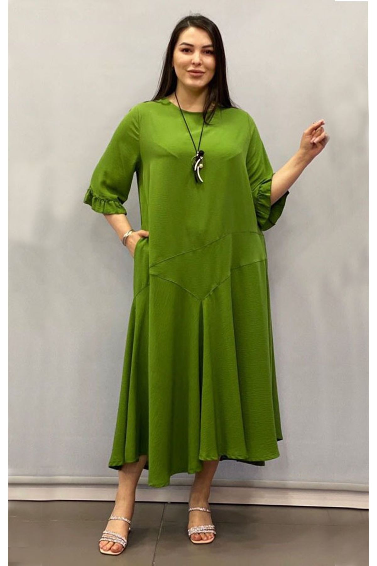 Kadın Büyük Beden Yeşil Uzun Asimetrik Fırfır Kol  Elbise A3-4036