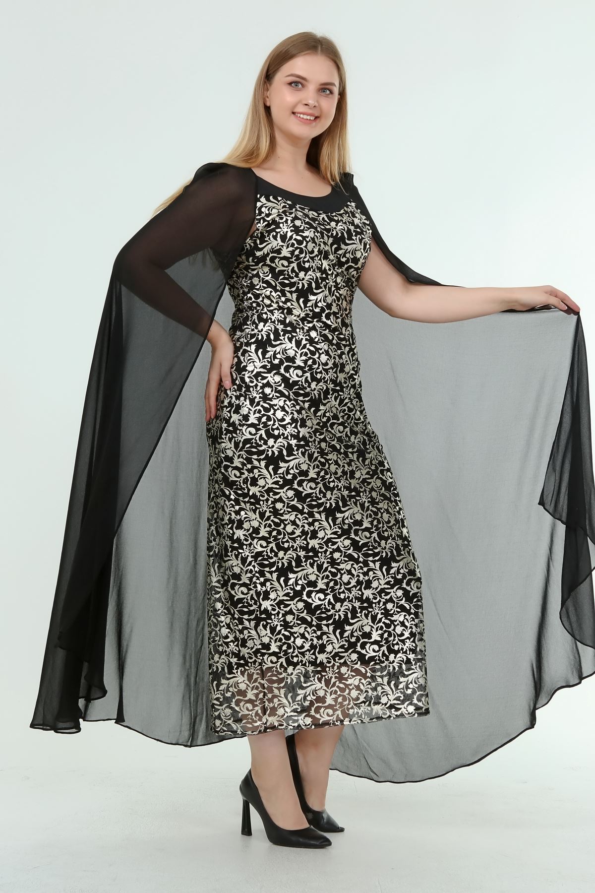 Kadın Büyük Beden Siyah Lame Desenli Pelerinli Gece Elbise  A1-4049