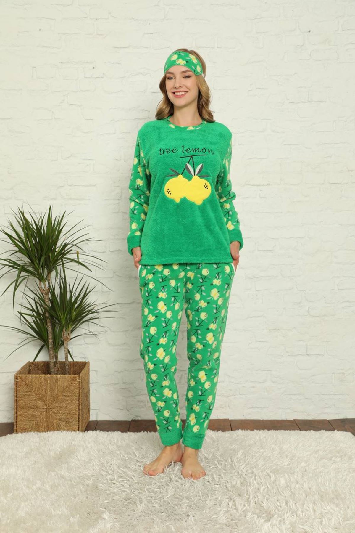 Kadın Desenli Kışlık Yeşil Polar Pijama Takımı 13E-20020-1
