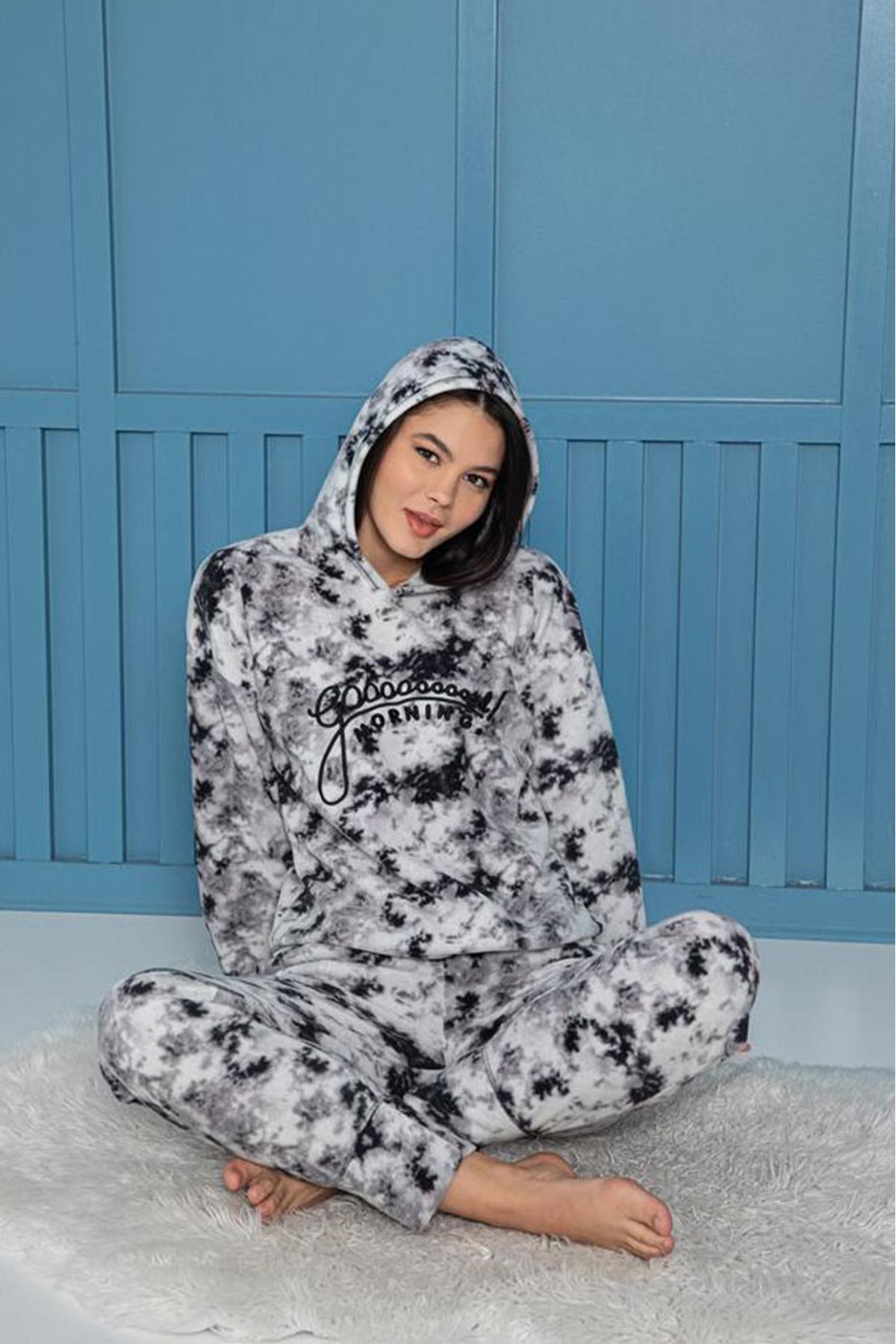 Kadın Gri Desenli Kışlık Polar Pijama Takım 10K-3014-2