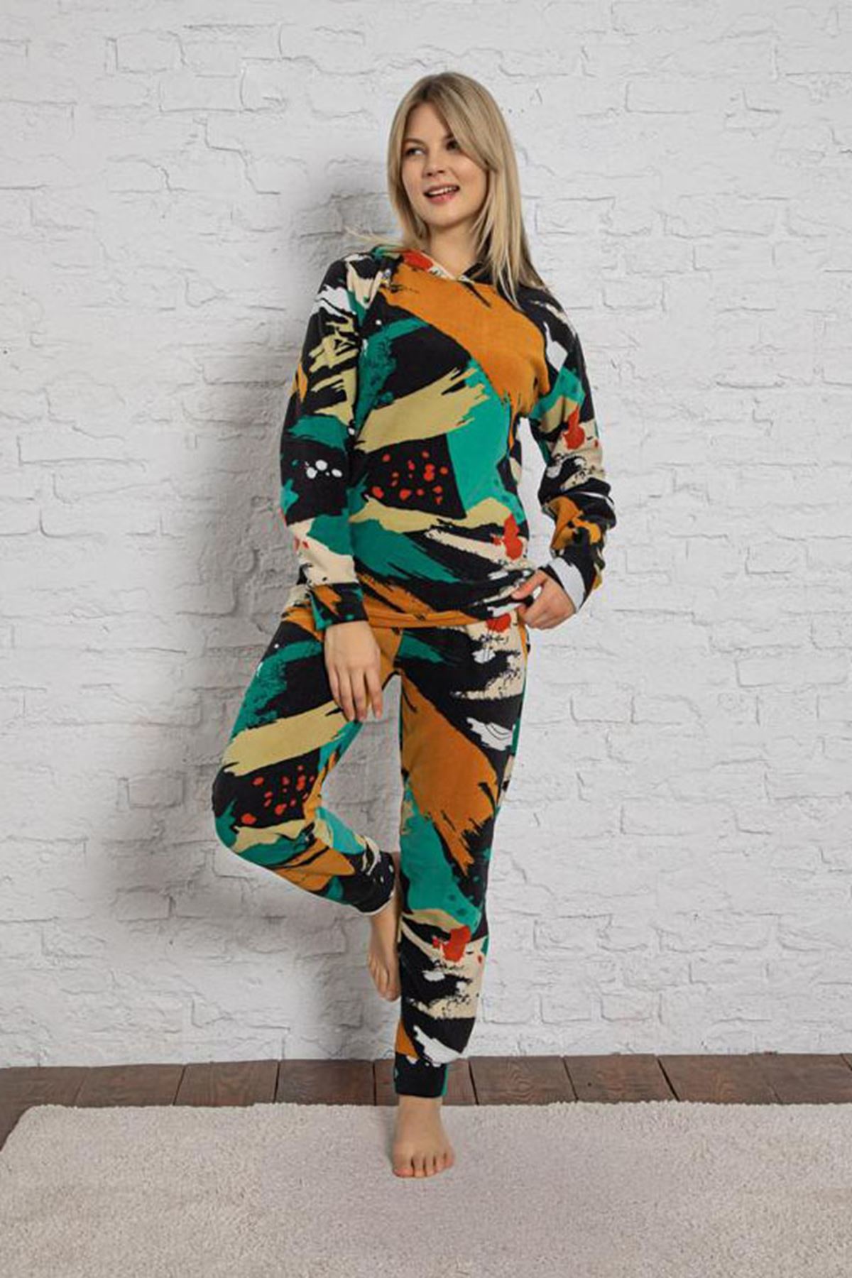 Kadın Renkli Desenli Kışlık Polar Pijama Takım 10K-3014-6