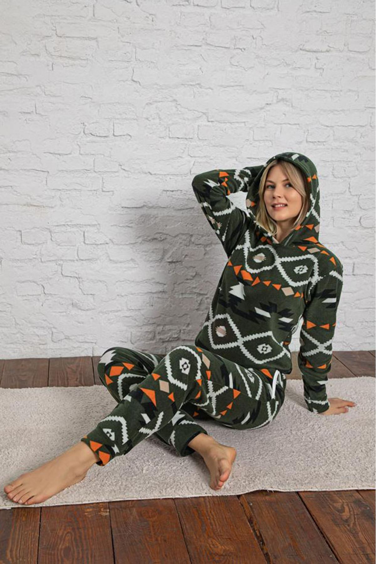Kadın Yeşil Desenli Kışlık Polar Pijama Takım 10K-3014-9