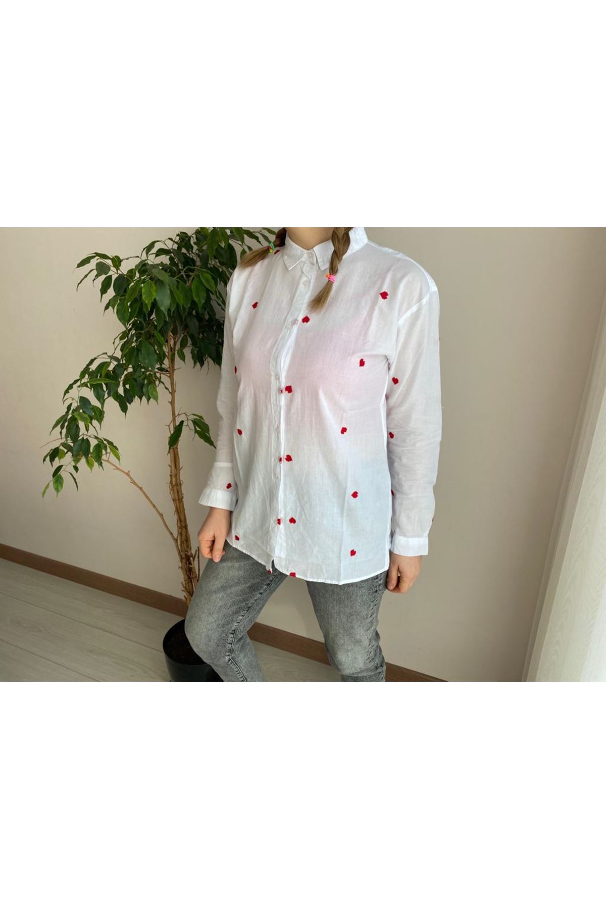 Kadın Beyaz Kalp Nakış işlemeli Pamuk Gömlek 4C-5025