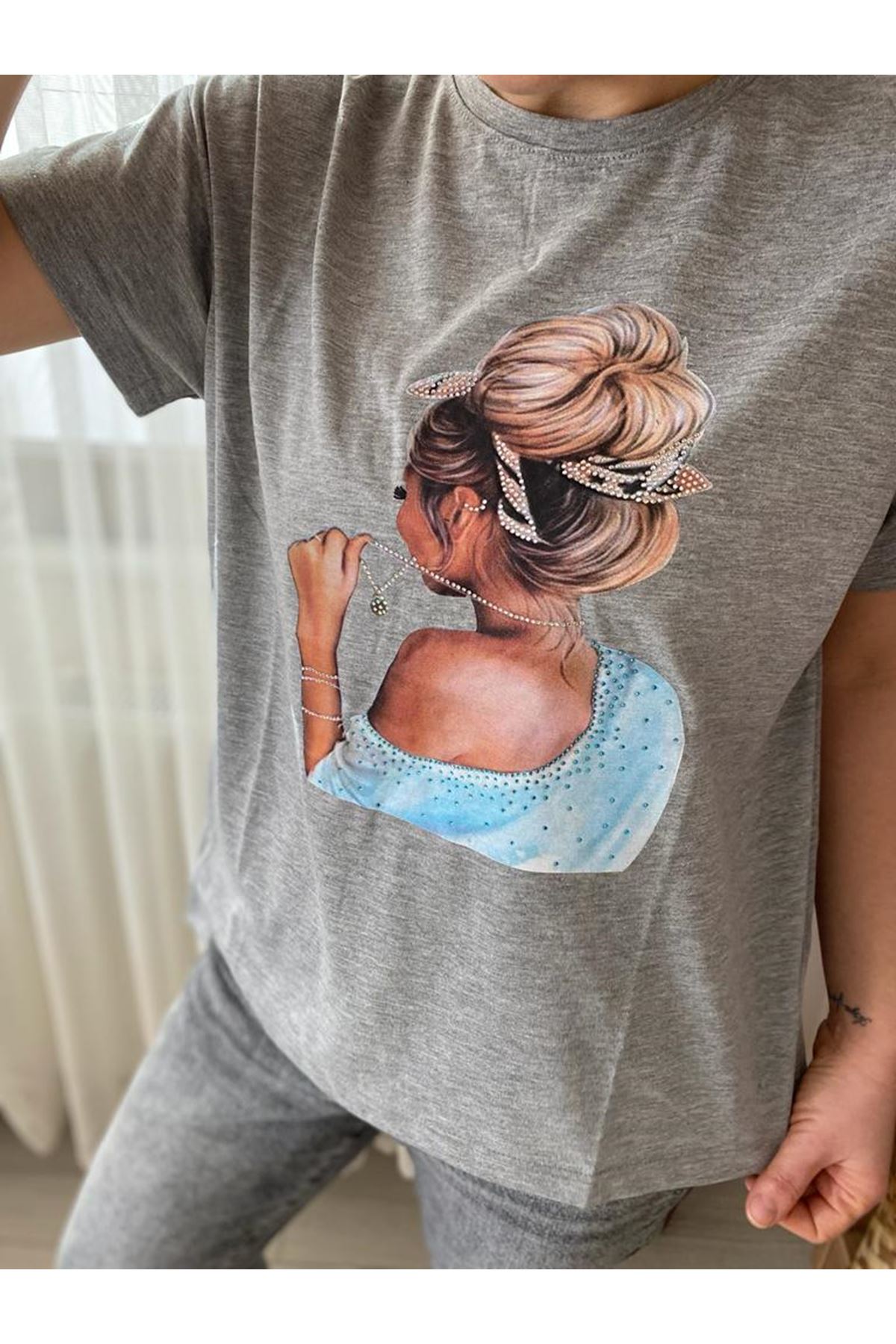 Kadın Gri Taş İşlemeli Pamuklu T-Shirt 4C-5030