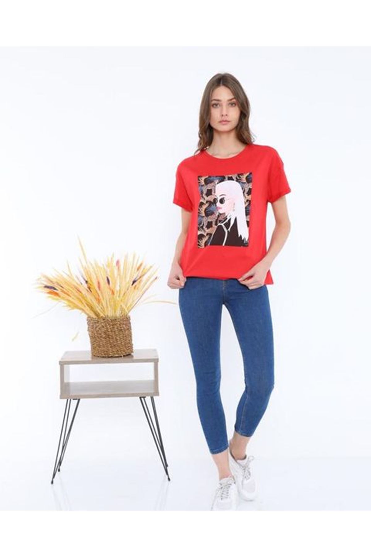 Kadın Kırmızı Taş İşlemeli Pamuklu T-Shirt 4C-5035