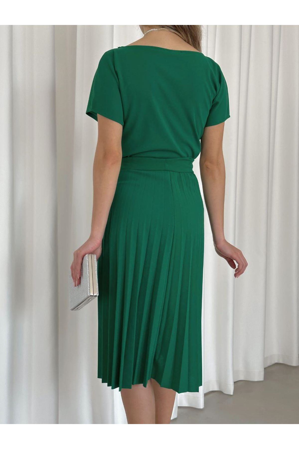 Kadın Yeşil Krep Kumaş Pliseli Kuşaklı Dizaltı Elbise 2E-2125