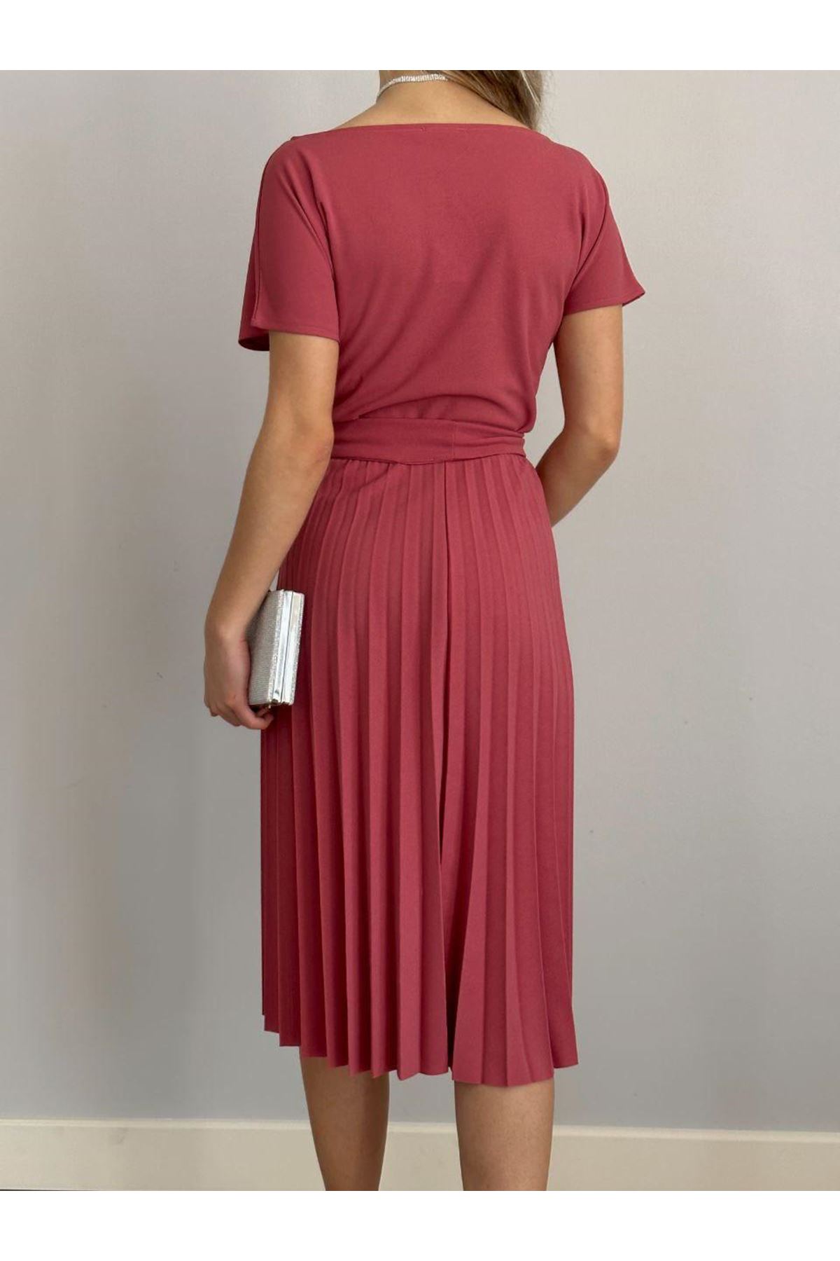 Kadın Gül Kurusu Krep Kumaş Pliseli Kuşaklı Dizaltı Elbise 2E-2126